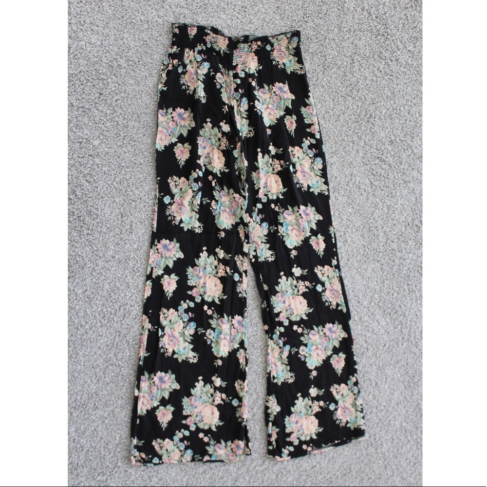Brandy Melville Alexah Pants